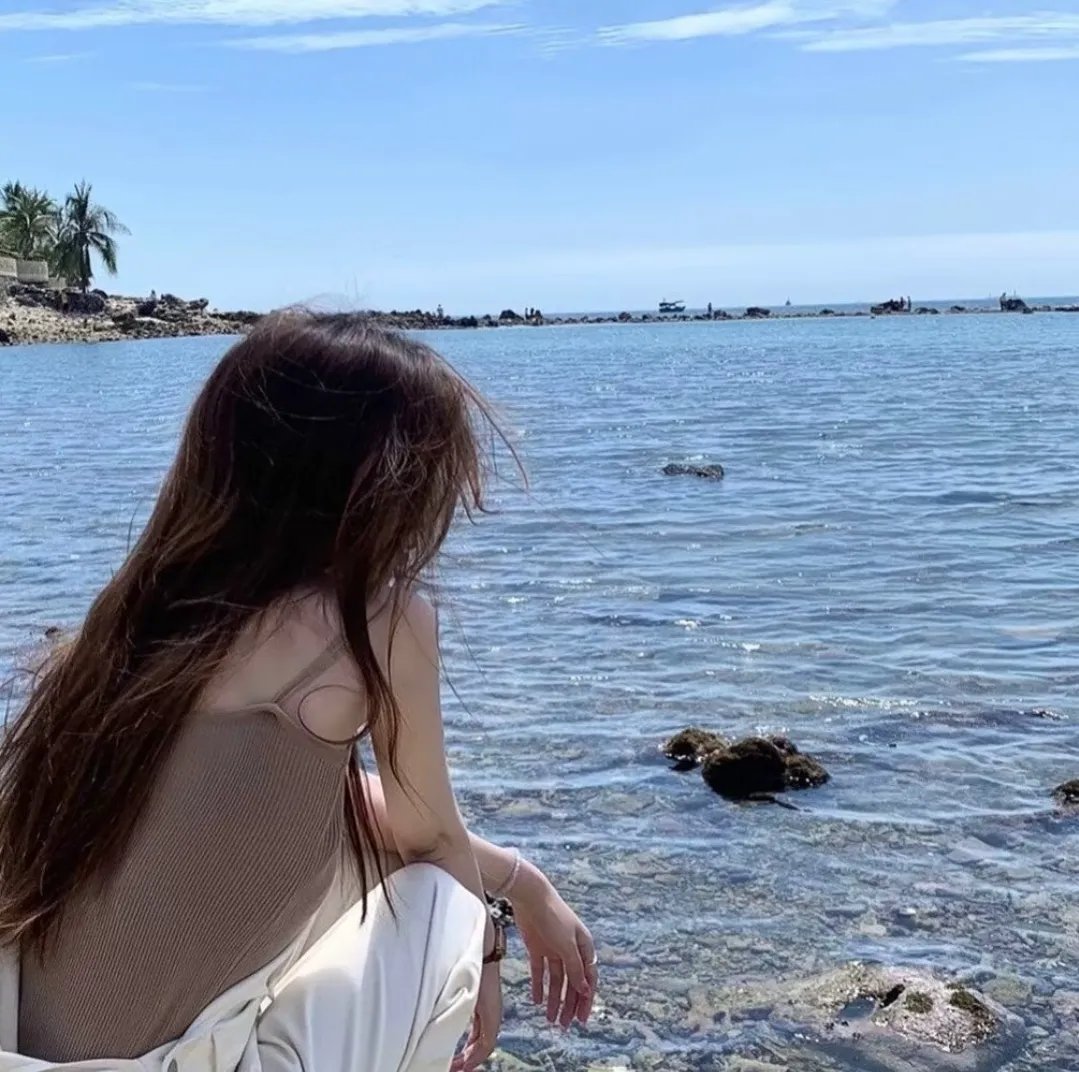 绿茵春色